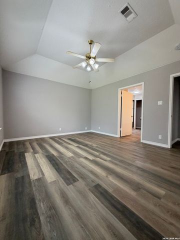 13119 FORUM RD, Universal City, TX 78148