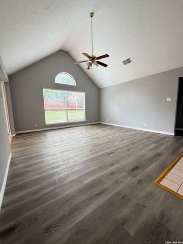 13119 FORUM RD, Universal City, TX 78148