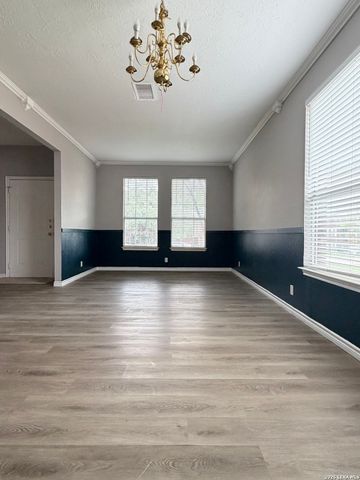 13119 FORUM RD, Universal City, TX 78148