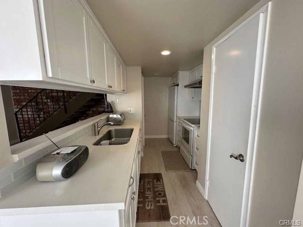 2070 Avenida Placida 3, Simi Valley, CA 93063