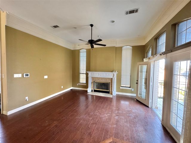 2717 Laurel Valley Lane, Arlington, TX 76006