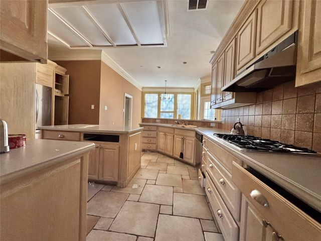 2717 Laurel Valley Lane, Arlington, TX 76006