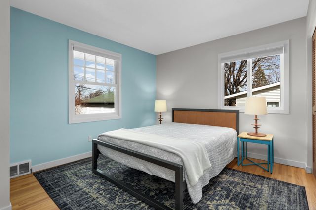 7924 35th Avenue N, Crystal, MN 55427