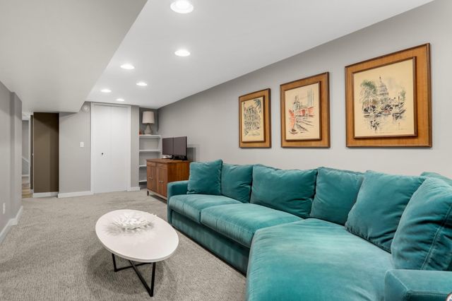 7924 35th Avenue N, Crystal, MN 55427