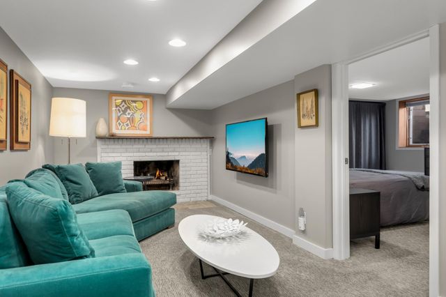 7924 35th Avenue N, Crystal, MN 55427