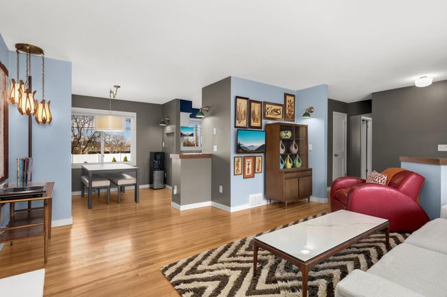 7924 35th Avenue N, Crystal, MN 55427