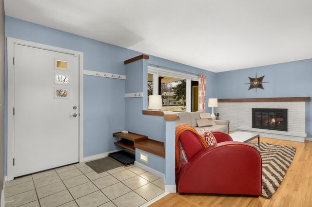 7924 35th Avenue N, Crystal, MN 55427