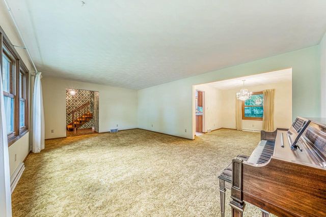 2101 N BIRCHWOOD AVENUE, Appleton, WI 54914