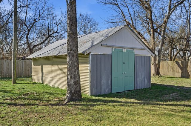 3801 S 4th Street, Waco, TX 76706