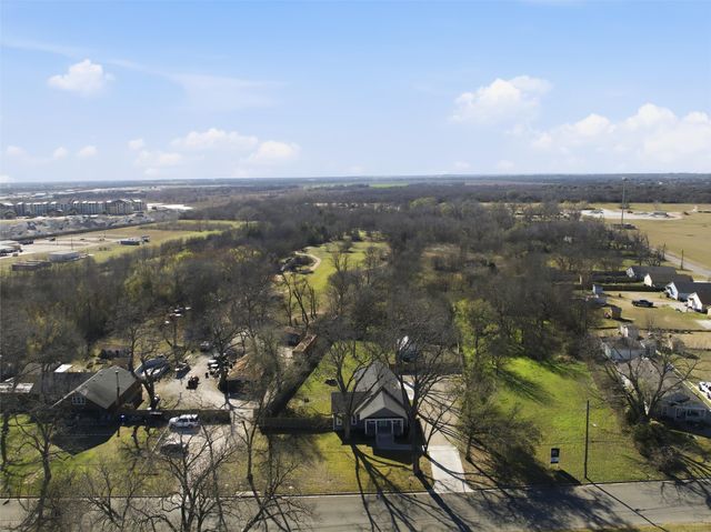 3801 S 4th Street, Waco, TX 76706