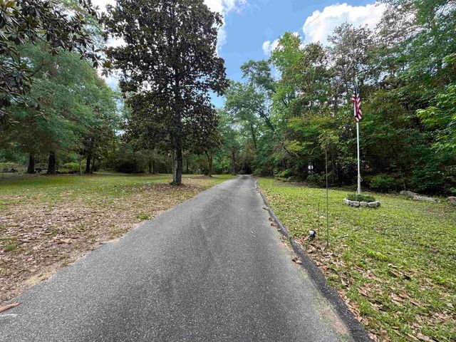 39 WIREGRASS Lane, Quincy, FL 32351