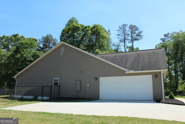2028 Highway 211 NE, Statham, GA 30666