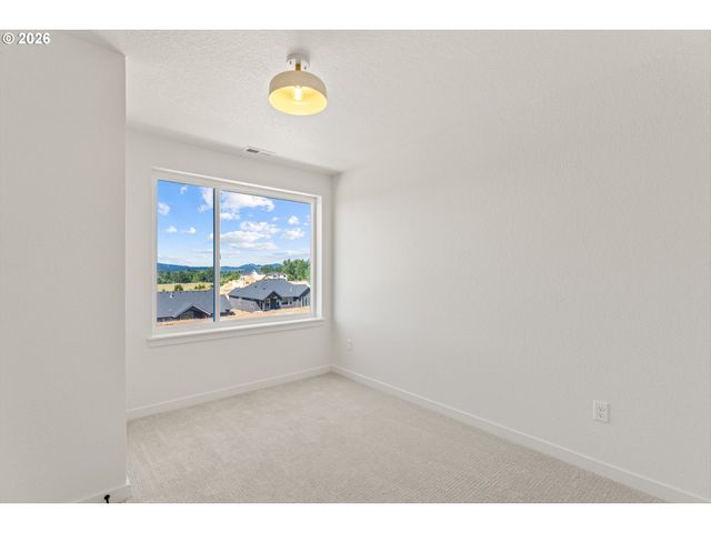 16071 Serres Farms Way, Oregon City, OR 97045