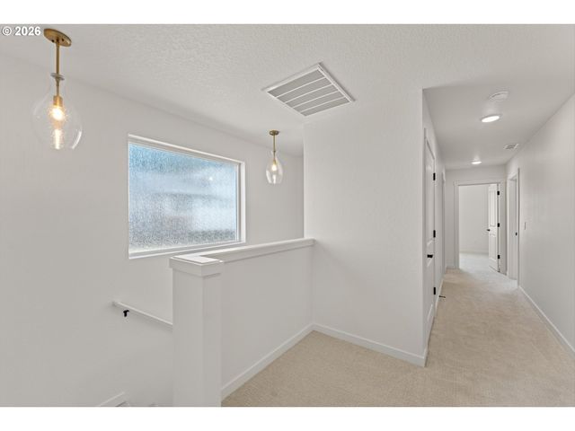 16071 Serres Farms Way, Oregon City, OR 97045