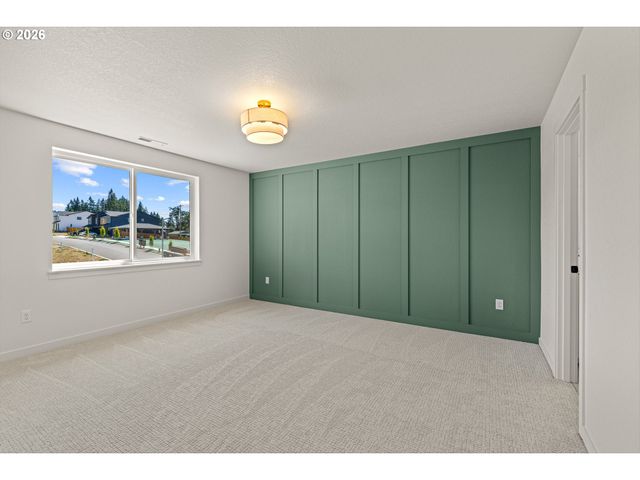 16071 Serres Farms Way, Oregon City, OR 97045
