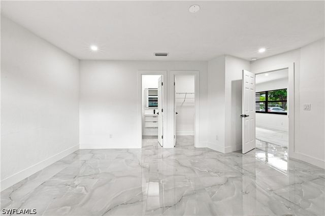 3055 53rd ST SW, Naples, FL 34116