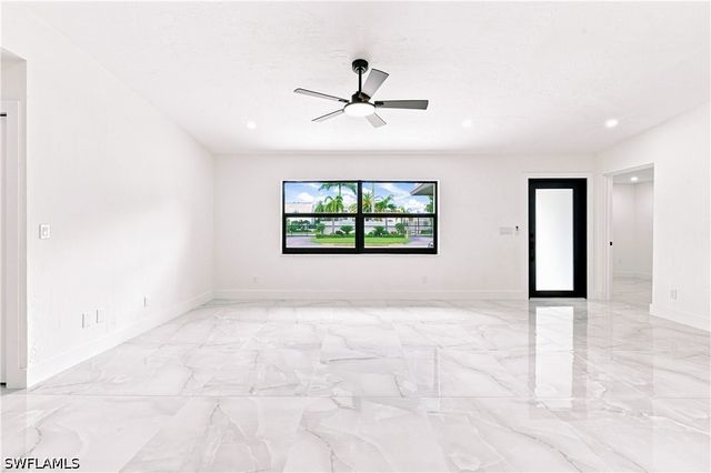 3055 53rd ST SW, Naples, FL 34116