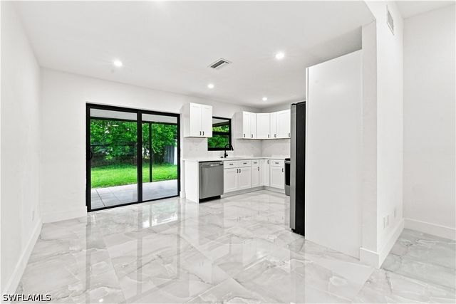 3055 53rd ST SW, Naples, FL 34116