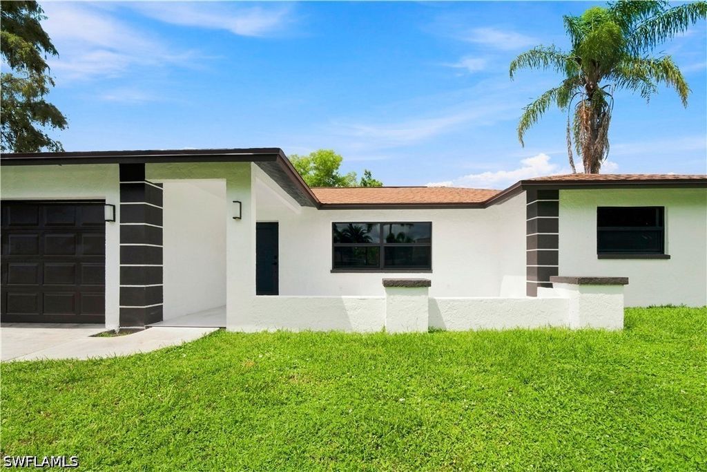 3055 53rd ST SW, Naples, FL 34116