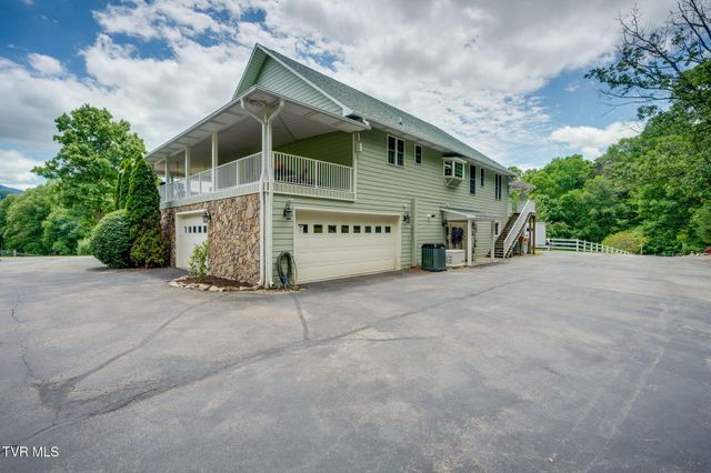 1008 Holly Meadow Road, Mountain City, TN 37683