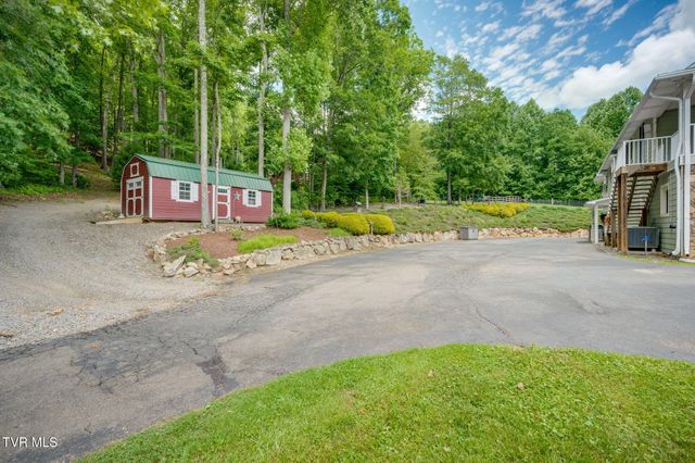 1008 Holly Meadow Road, Mountain City, TN 37683