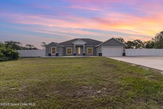 3735 Crista Jean Avenue, Grant-valkaria, FL 32909