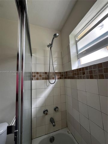 2420 NW 64th Ter, Sunrise, FL 33313