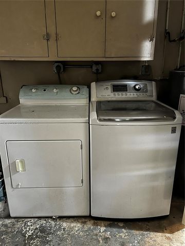 2420 NW 64th Ter, Sunrise, FL 33313