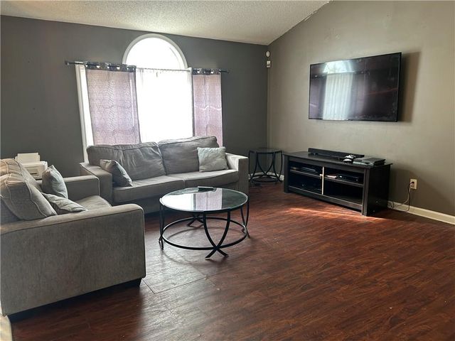 1038 Forest Gln, Jonesboro, GA 30238