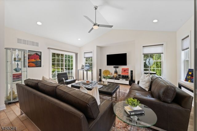 15 Portland Dr, Montgomery Twp., NJ 08558