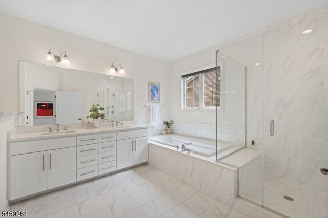 15 Portland Dr, Montgomery Twp., NJ 08558