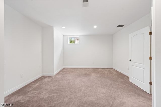 15 Portland Dr, Montgomery Twp., NJ 08558