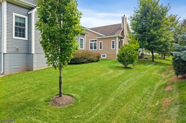 15 Portland Dr, Montgomery Twp., NJ 08558