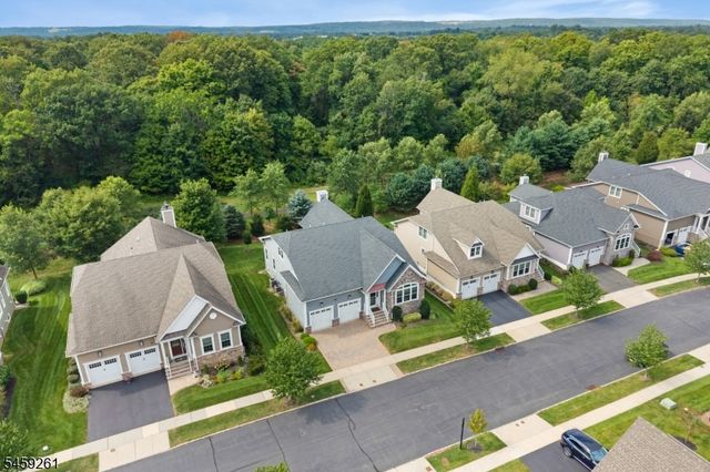 15 Portland Dr, Montgomery Twp., NJ 08558