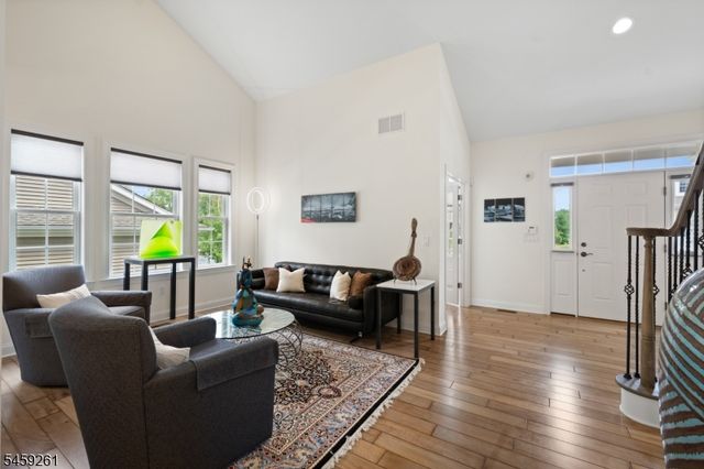 15 Portland Dr, Montgomery Twp., NJ 08558