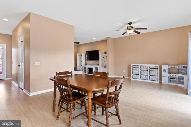 1110 SHANNON LN, Carlisle, PA 17013