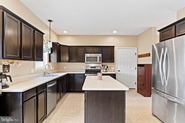 1110 SHANNON LN, Carlisle, PA 17013