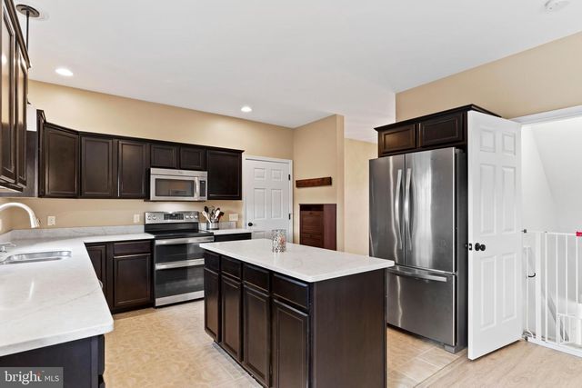 1110 SHANNON LN, Carlisle, PA 17013