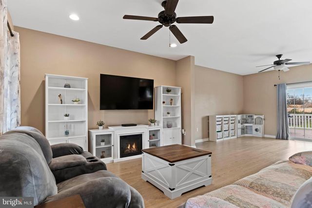 1110 SHANNON LN, Carlisle, PA 17013