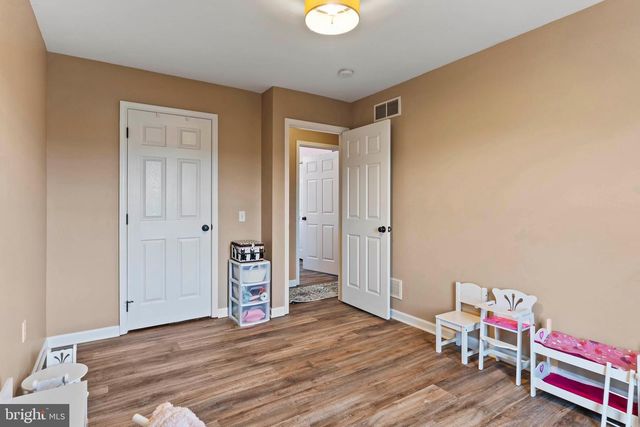 1110 SHANNON LN, Carlisle, PA 17013