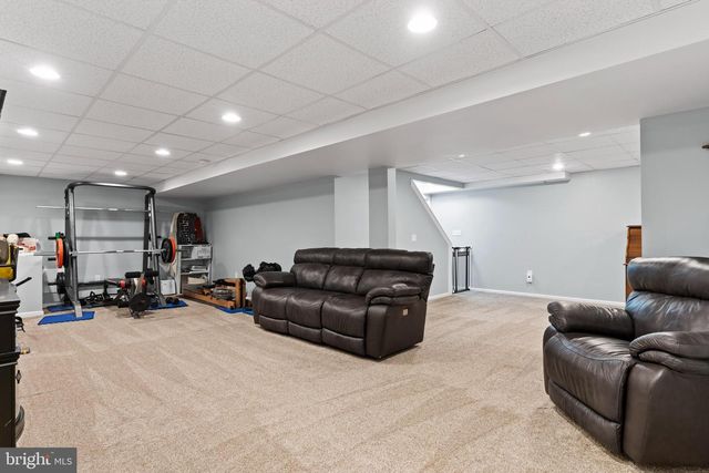 1110 SHANNON LN, Carlisle, PA 17013