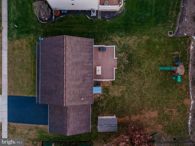 1110 SHANNON LN, Carlisle, PA 17013