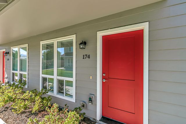 174 Northridge Terrace, Medford, OR 97501