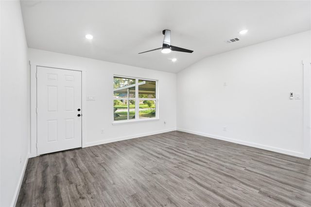 7447 Langley Road, Houston, TX 77016