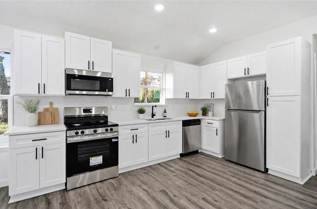 7447 Langley Road, Houston, TX 77016