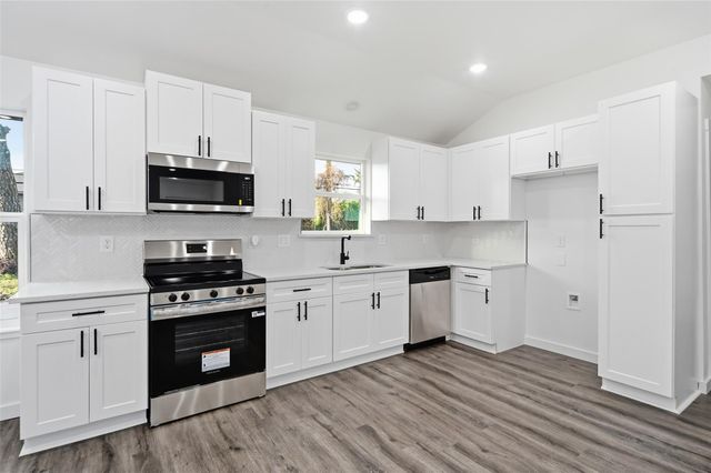 7447 Langley Road, Houston, TX 77016