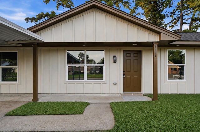 7447 Langley Road, Houston, TX 77016