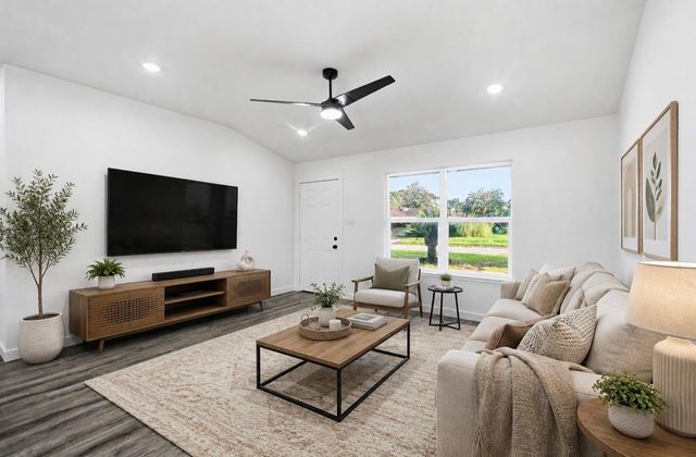 7447 Langley Road, Houston, TX 77016