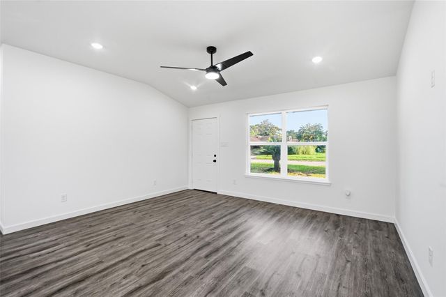 7447 Langley Road, Houston, TX 77016