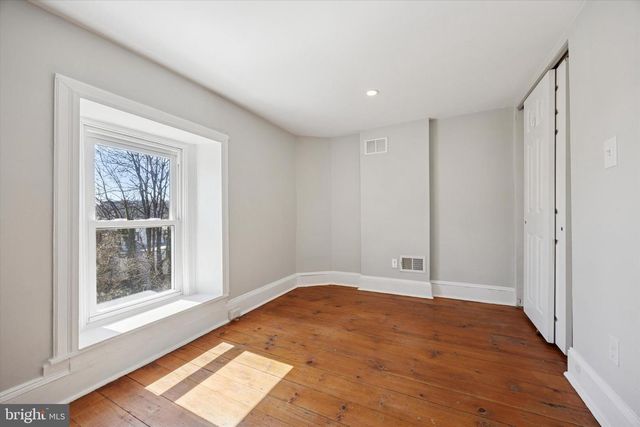 135 EAST ST, Philadelphia, PA 19127